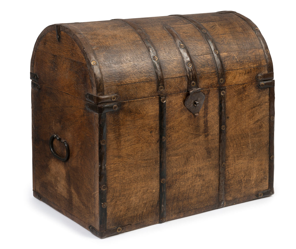 A Six Bottle Wine Chest (GS. 221)