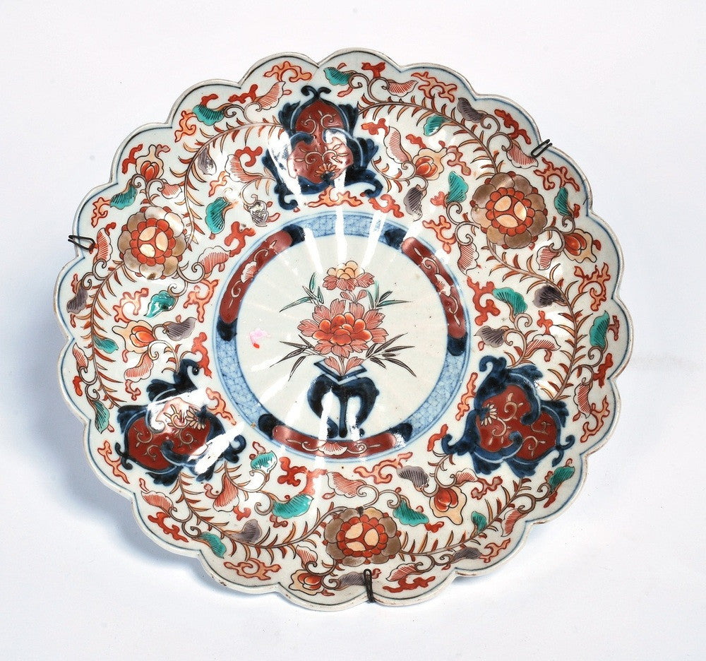 A Scallop Edged Imari PLate, 19th Century