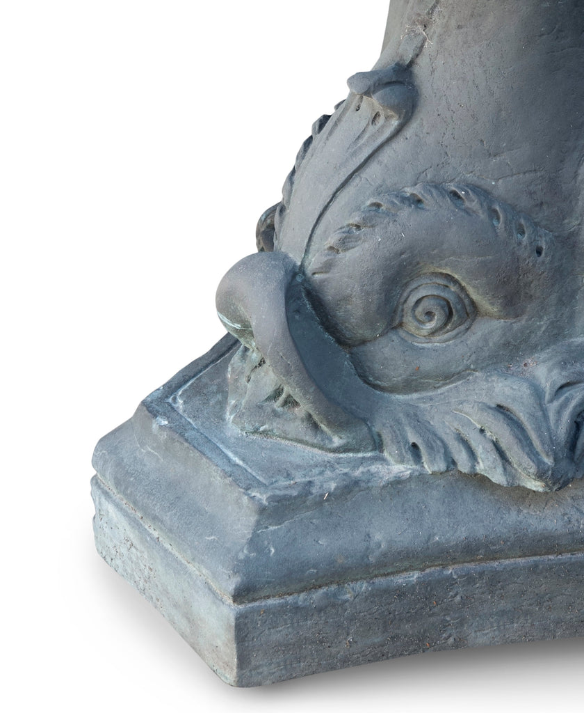 An Italian Style Dolphin Font