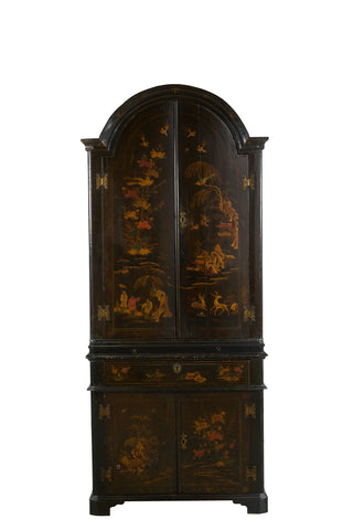 An Impressive Late 18th Century Chinoiserie Lacquered Cabinet